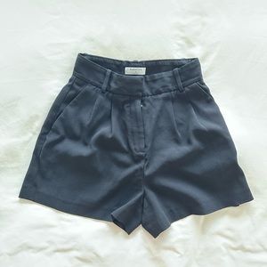 BABATON PLEATED SHORTS - BLACK